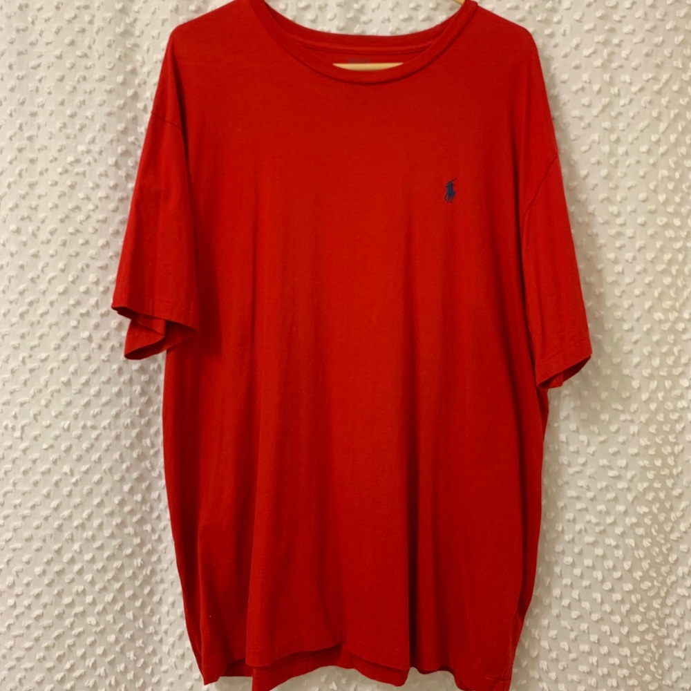 🚫SOLD🚫 Men’s polo classic fit crew neck tee